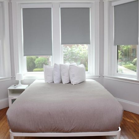 A Stylish Stay W/ A Queen Bed, Heated Floors.. #18 Brookline Exteriér fotografie