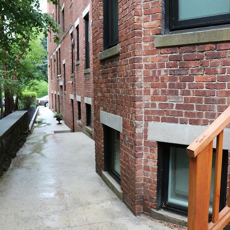 A Stylish Stay W/ A Queen Bed, Heated Floors.. #18 Brookline Exteriér fotografie