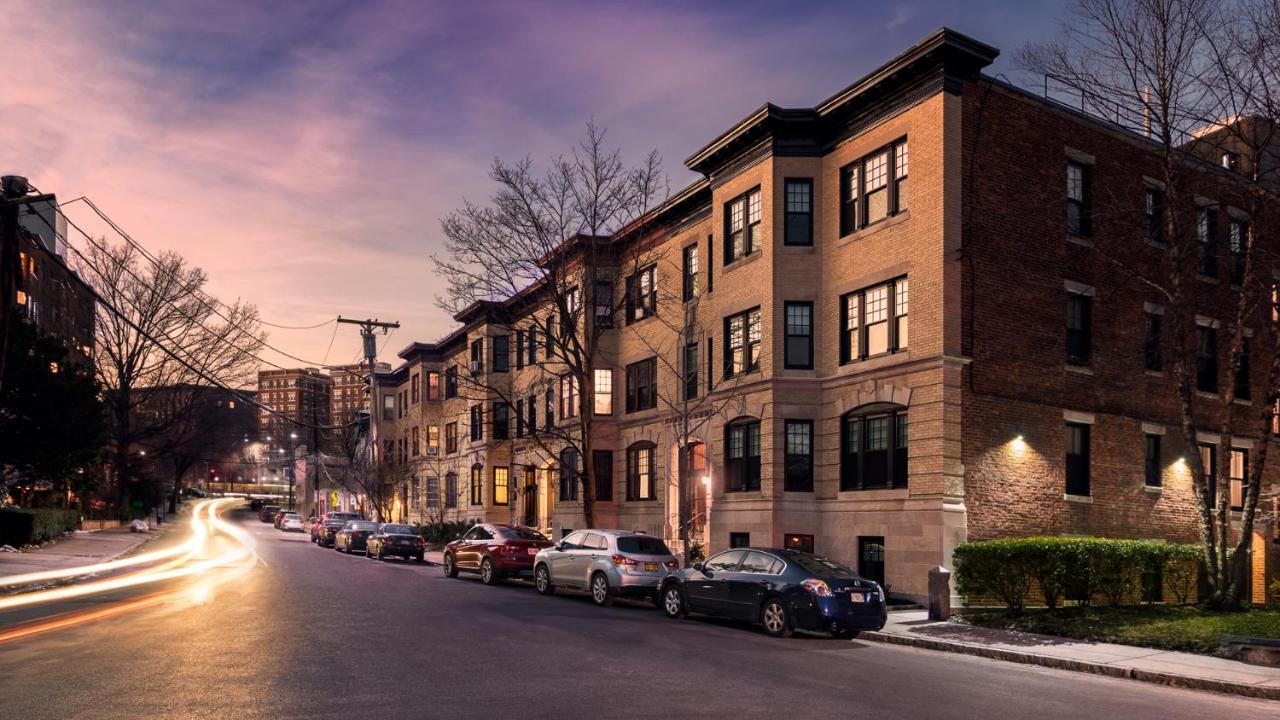 A Stylish Stay W/ A Queen Bed, Heated Floors.. #18 Brookline Exteriér fotografie