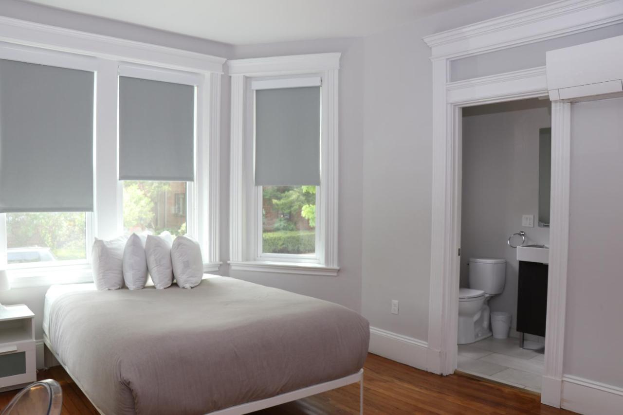 A Stylish Stay W/ A Queen Bed, Heated Floors.. #18 Brookline Exteriér fotografie