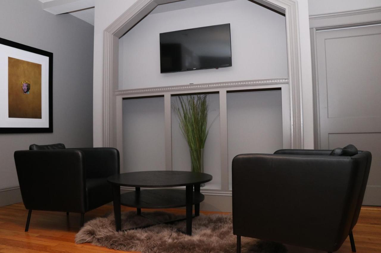 A Stylish Stay W/ A Queen Bed, Heated Floors.. #18 Brookline Exteriér fotografie